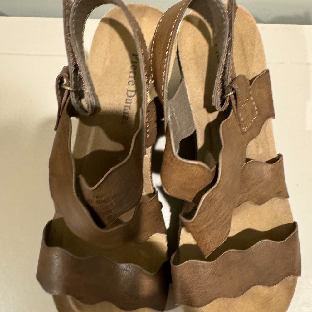 Pierre Dumas Wedges